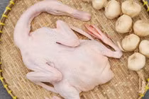 Cách nhổ sạch lông vịt và khử mùi hôi hiệu quả