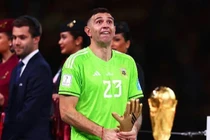 Thủ môn Argentina gặp rắc rối vì hành động khiếm nhã 