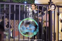 Angelababy - Huỳnh Hiểu Minh "mặt nặng như chì" cùng đưa con đi chơi