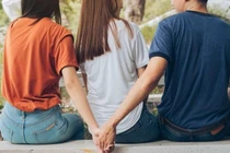 Phát hiện vợ ngoại tình, nên chất vấn hay giữ im lặng?