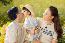 Phương Trinh Jolie giấu bụng bầu với áo 62 triệu giống Đỗ Mỹ Linh