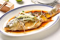 Nấu món cá hấp có nên ướp muối trước? Nhiều người làm sai