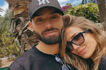 Nhan sắc cô vợ hoa hậu của Yannick Carrasco