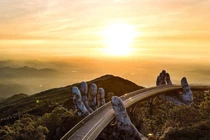 Cầu Vàng - 5 năm nhìn lại hiện tượng du lịch của Việt Nam 