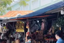 Hoa hậu Phương Khánh mặc đồ bộ như 'mẹ bỉm'