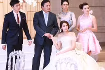 Mẹ chồng tặng con trai vàng cưới nhưng lại dặn cấm đưa cho vợ