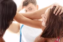 Tin vào tình yêu của đàn ông có vợ, cô gái lãnh hậu quả ê chề