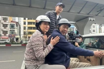 NSND Lan Hương kể chuyện "ngồi bán tải quay cảnh chạy xe máy" 