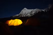 Tại sao đỉnh Everest lại tạo ra tiếng ồn vào ban đêm?