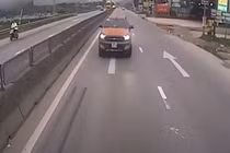 Video: Xe bán tải ngang nhiên đi ngược chiều trên quốc lộ 1