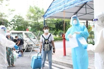 Khen thưởng lực lượng tuyến đầu chống dịch: "Treo" đến khi nào?