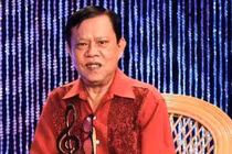 'Vua nhạc sến' Vinh Sử 3 lần tự 'xây mộ' cho mình