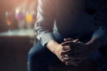 Vợ quăng ngọt ngào với chồng lên facebook, sau lưng tôi thì...