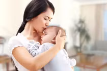 Đến bệnh viện thăm chị gái, thấy hộp cơm trên bàn tôi xót xa