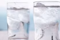 Uống nước đá trong mùa hè: Tưởng mát nhưng cực nhiều nguy hại