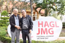 Bóng đá là cuộc đời của bầu Đức