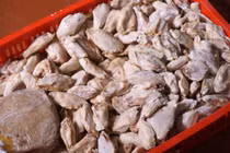 Hà Nội: Thu giữ 2 tấn thực phẩm đông lạnh không rõ nguồn gốc