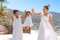 Hồ Ngọc Hà gây tranh cãi khi nhấc bổng con gái Lisa