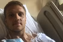 Hành trình của cậu bé ngồi xe lăn trở thành một PT hình thể vạm vỡ