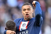 HLV Deschamps yêu cầu Mbappe phòng ngự nhiều hơn