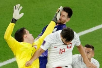 VAR giúp Messi kiếm phạt đền cho Argentina thế nào?