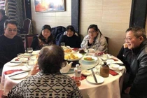 Trên bàn rượu luôn thấy có người không chủ động mời 