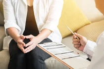 Đợi kinh tế ổn định mới sinh con, “chết lặng” trước kết quả khám