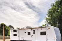 Nhà 19m² giá 56 triệu của vợ chồng trẻ đủ 5 người ở