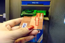 Chủ thẻ ATM Sacombank "bỗng dưng mất tiền"