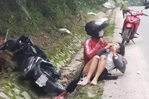 Xôn xao chuyện cô gái lái xe máy du Xuân bị cướp tài sản 