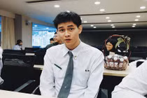 Vẻ điển trai hút hồn người của chàng dược sĩ tương lai