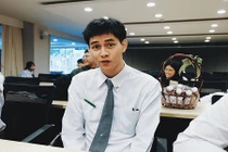 Vẻ điển trai hút hồn người của chàng dược sĩ tương lai