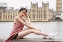 Hot girl người Lào gốc Việt, nhan sắc lên hương sau thời gian ẩn giật