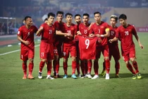 Việt Nam vào bán kết AFF Cup với ngôi đầu bảng