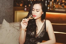 Bị chê già, bạn gái tin đồn Quang Hải đáp trả "căng đét" khiến dân tình trố mắt