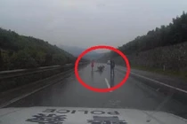 Bất ngờ sau câu chuyện cứu người gặp nạn khi đang ra tòa ly hôn