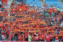 Bị BTC AFF Cup 2016 chơi khó, CĐV Việt Nam vượt khó chiến thắng