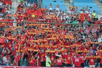 Bị BTC AFF Cup 2016 chơi khó, CĐV Việt Nam vượt khó chiến thắng