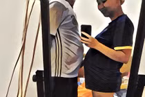 Sau kết hôn, ông chồng khoe bụng to bằng vợ bầu 32 tuần