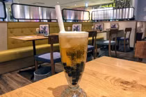 Bia tươi trân châu có gì hot mà giới trẻ đổ xô đi uống?