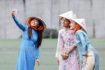 Huỳnh Như đem bản sắc Việt Nam đến đồng đội Bồ Đào Nha