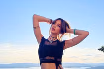 Dậy thì thành công, "hot girl Na Uy nổi tiếng sau 1 đêm" là ai?