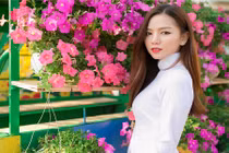 Hot girl Phở khoe sắc trong nắng xuân rạng rỡ