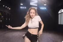 Nhảy cover lộ trọn vòng 3, hot girl Trâm Anh nhận mưa gạch đá