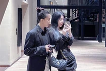 Chuyện tình "ngọt như mía lùi" của cặp đôi đồng giới gây chú ý