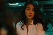 Hot girl Việt lên báo nước ngoài: Mặt không tì vết, body nóng bỏng