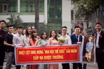 Đội sổ môn cầu lông, nữ sinh cay đắng bị troll là “hoa hậu thể chất“