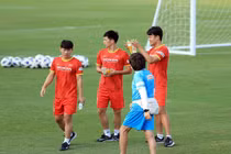 Được xả trại trước khi gặp Trung Quốc, đội tuyển Việt Nam làm gì?