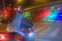 Ra đường đầu năm dân mạng ngứa mắt với chị em mặc kiểu “tàng hình“