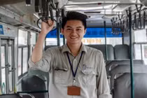 Gặp lại chàng soái ca xe buýt sau 1 năm nổi tiếng